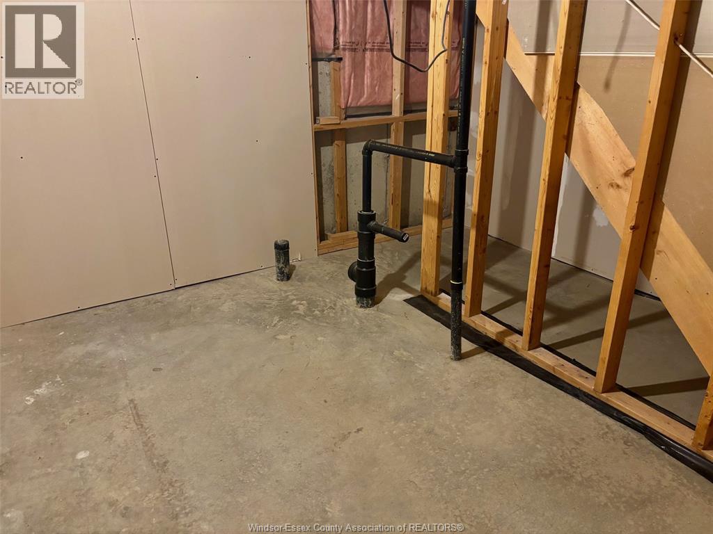 Photo 26 of 554 Rodfam Drive, Windsor ON