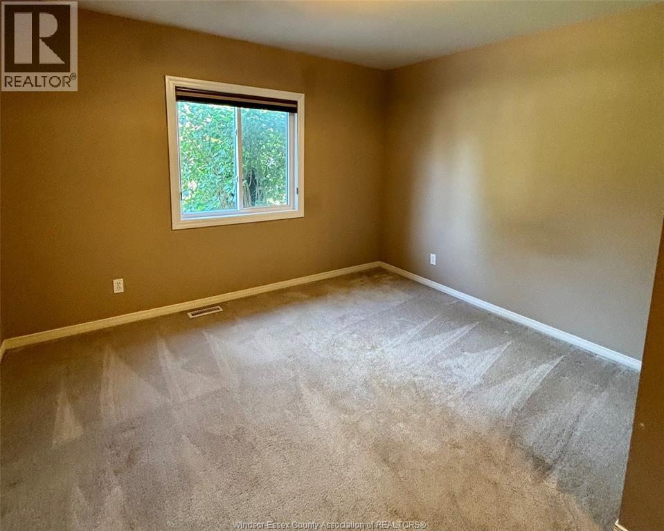 Photo 3 of 554 Rodfam Drive, Windsor ON