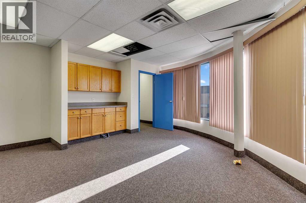 Industrial for Sale in Bay    Avenue NE McCall Calgary 