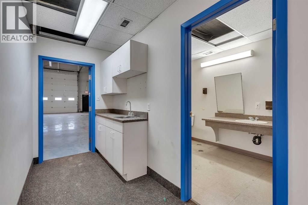Industrial for Sale in Bay    Avenue NE McCall Calgary 