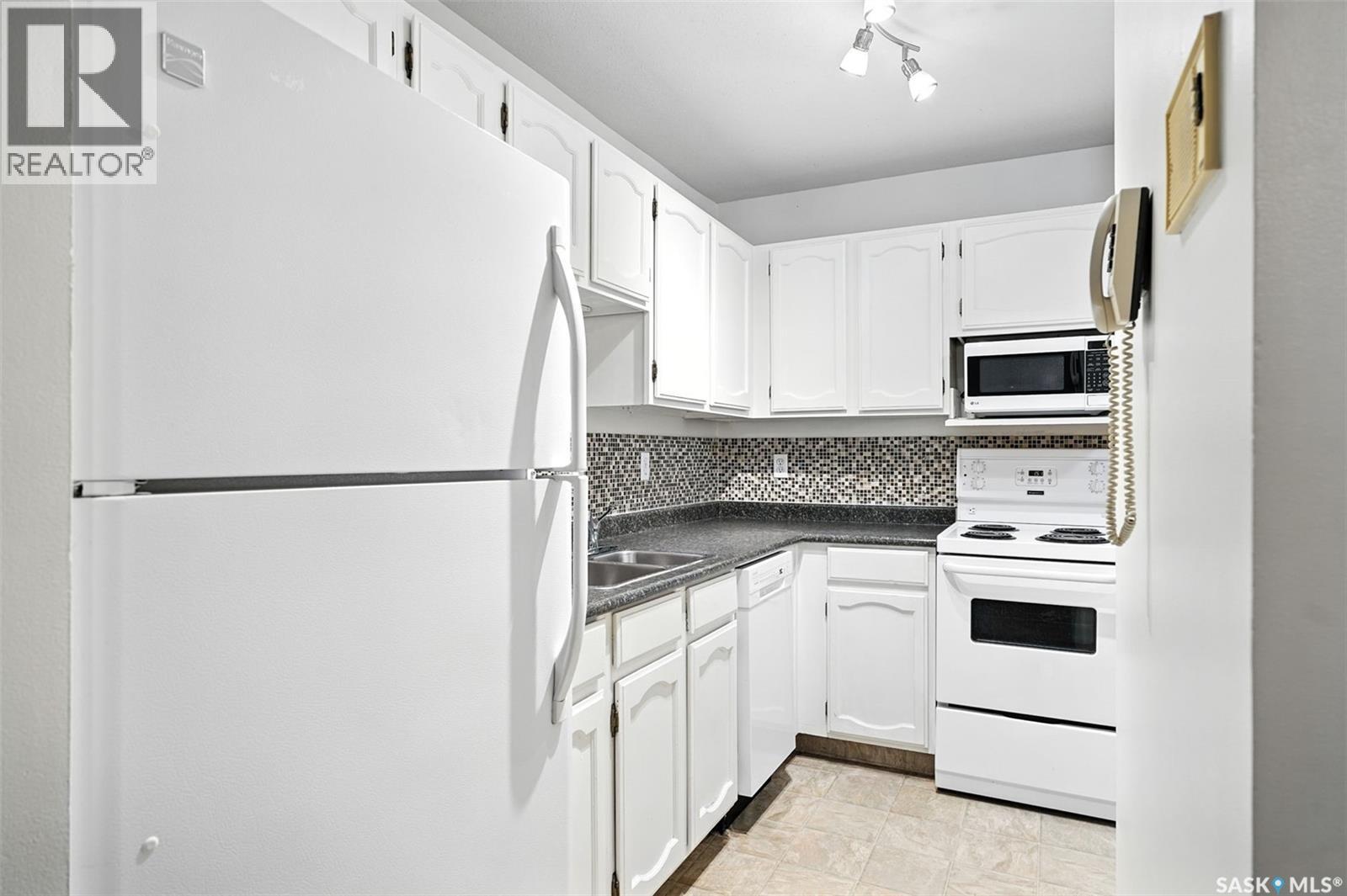 Photo 4 of 103 431 4th Avenue N, Saskatoon SK