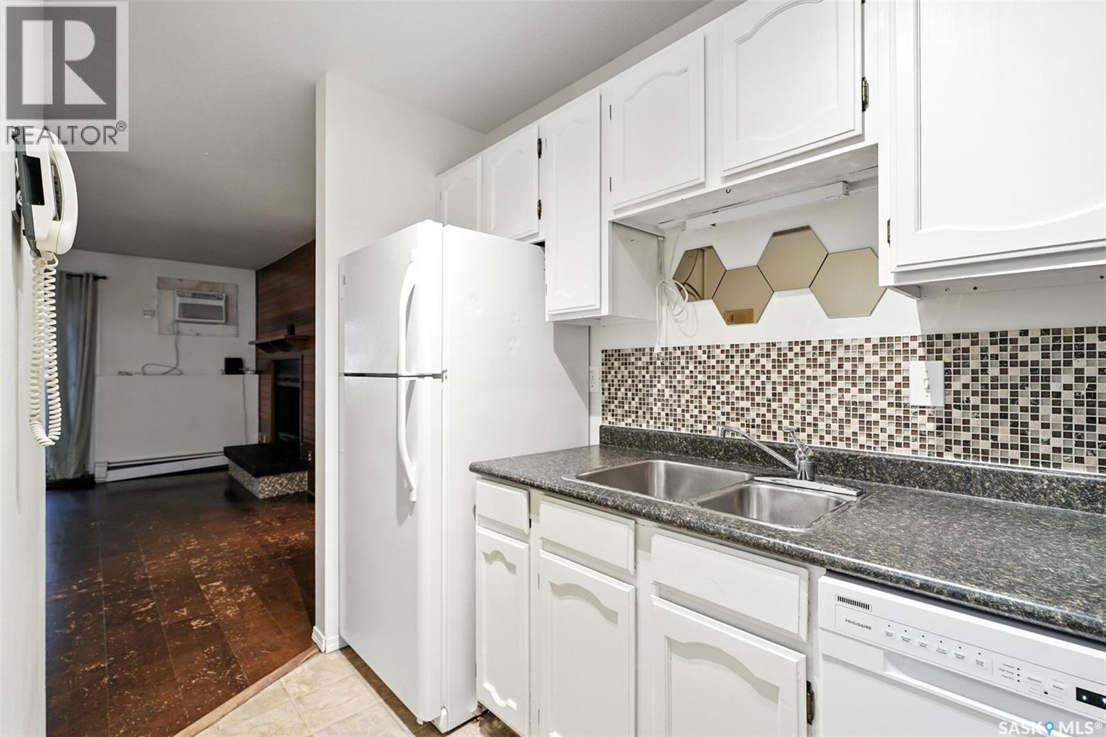Photo 8 of 103 431 4th Avenue N, Saskatoon SK