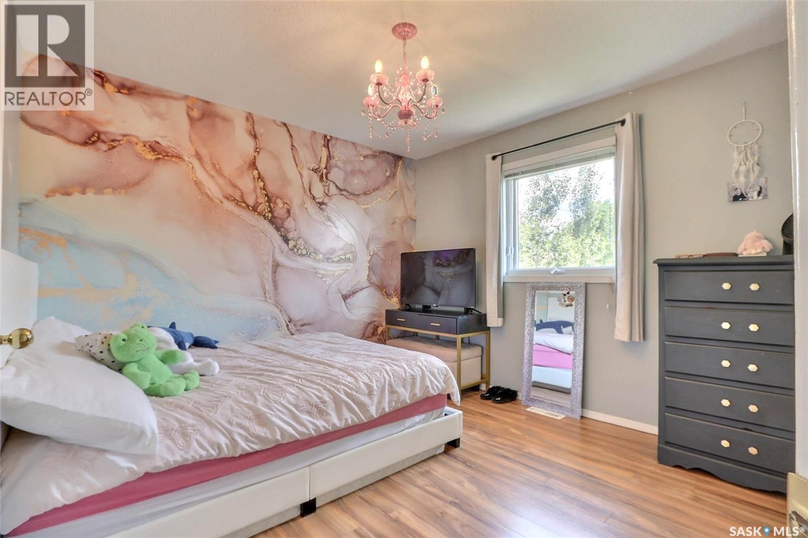 Photo 10 of 441 Mahon Drive, Prince Albert SK