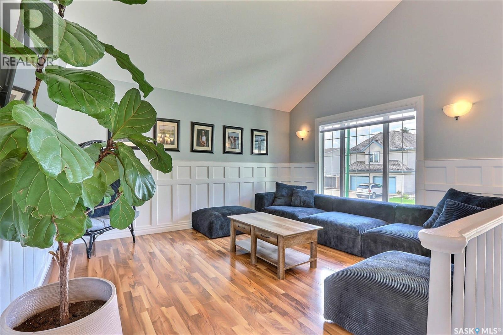 Photo 2 of 441 Mahon Drive, Prince Albert SK