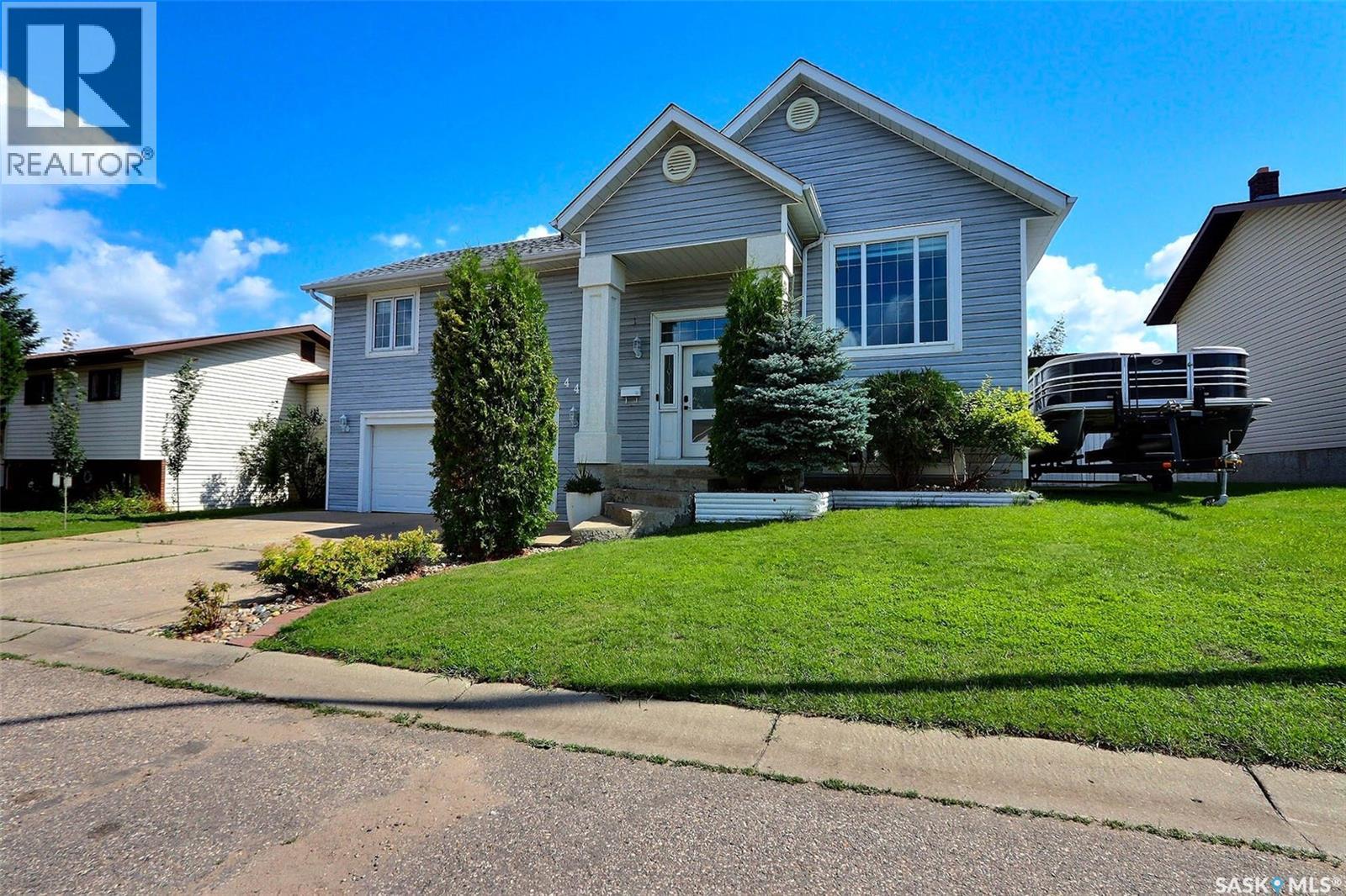 Photo 21 of 441 Mahon Drive, Prince Albert SK