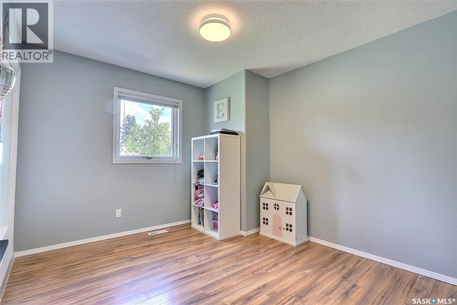 Photo 9 of 441 Mahon Drive, Prince Albert SK
