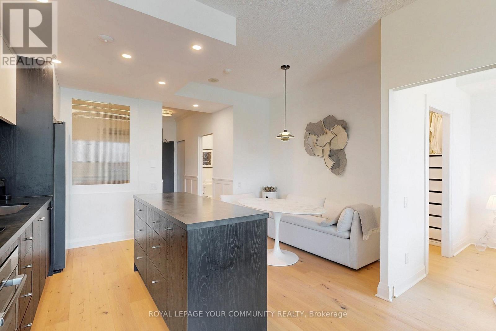 Photo 21 of 905 20 Scrivener Square, Toronto ON