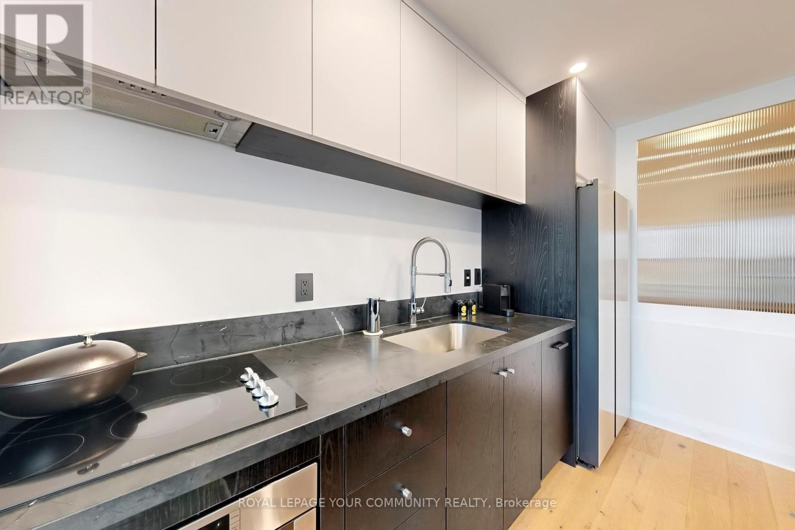 Photo 11 of 905 20 Scrivener Square, Toronto ON