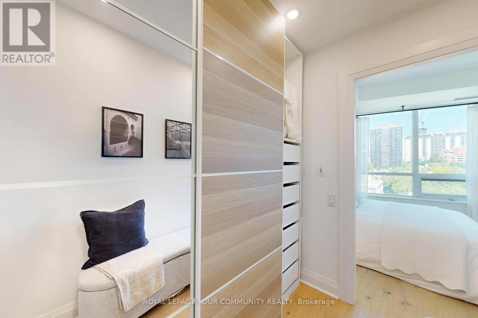 Photo 32 of 905 20 Scrivener Square, Toronto ON