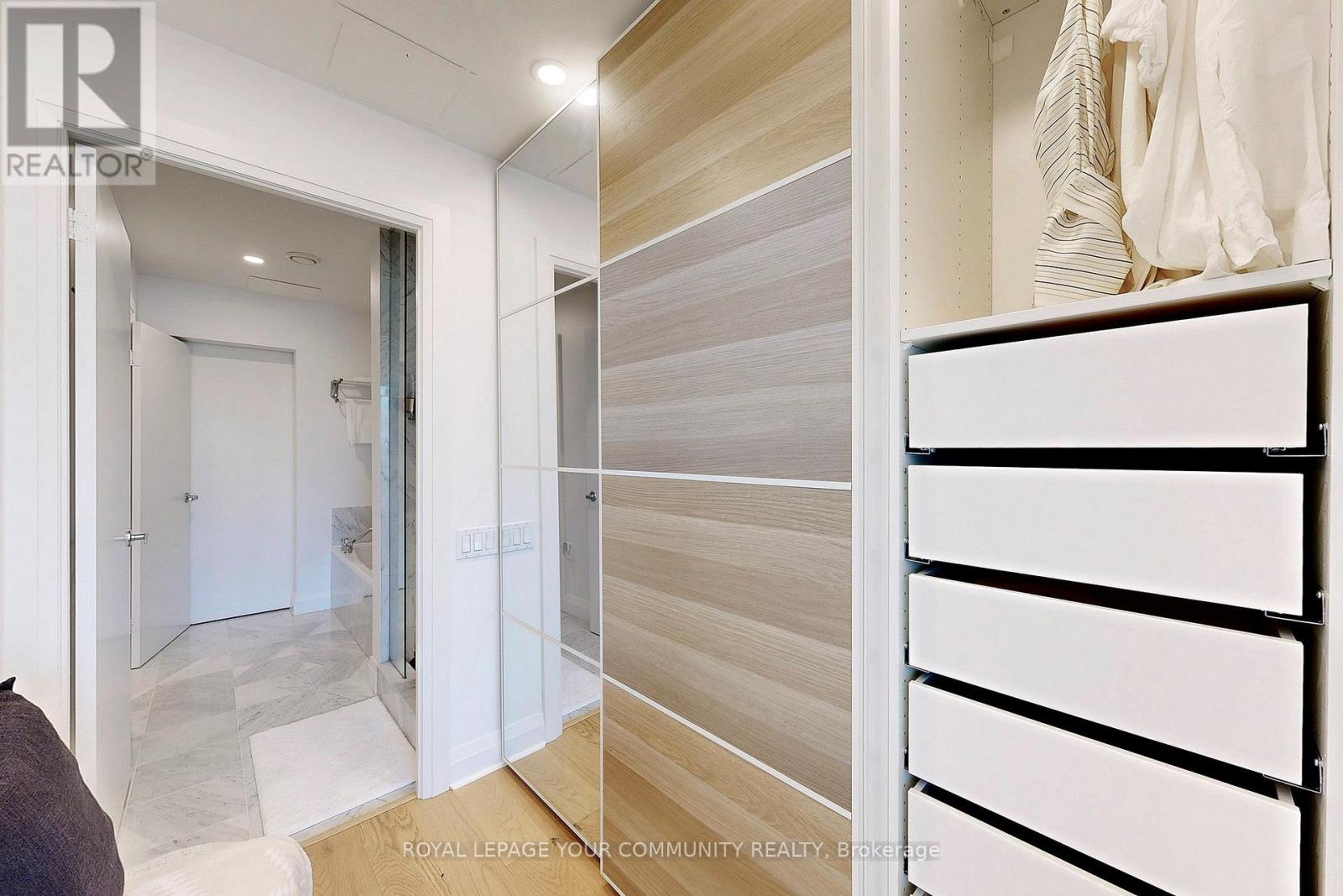 Photo 44 of 905 20 Scrivener Square, Toronto ON
