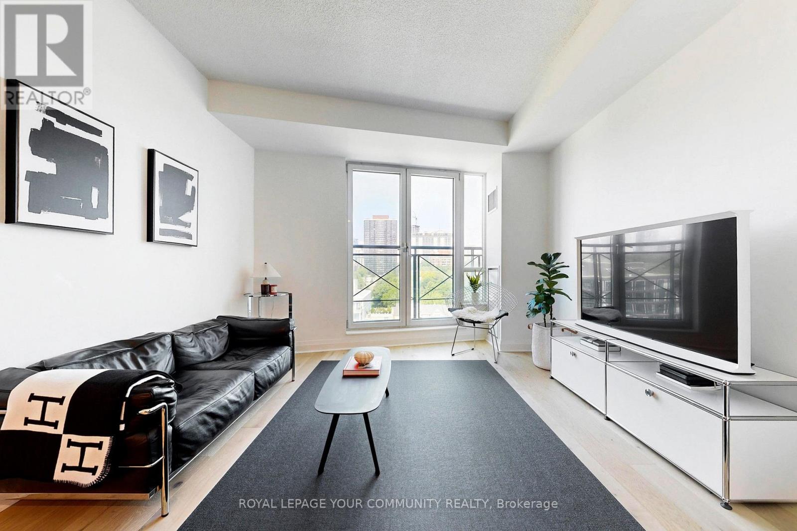 Photo 20 of 905 20 Scrivener Square, Toronto ON