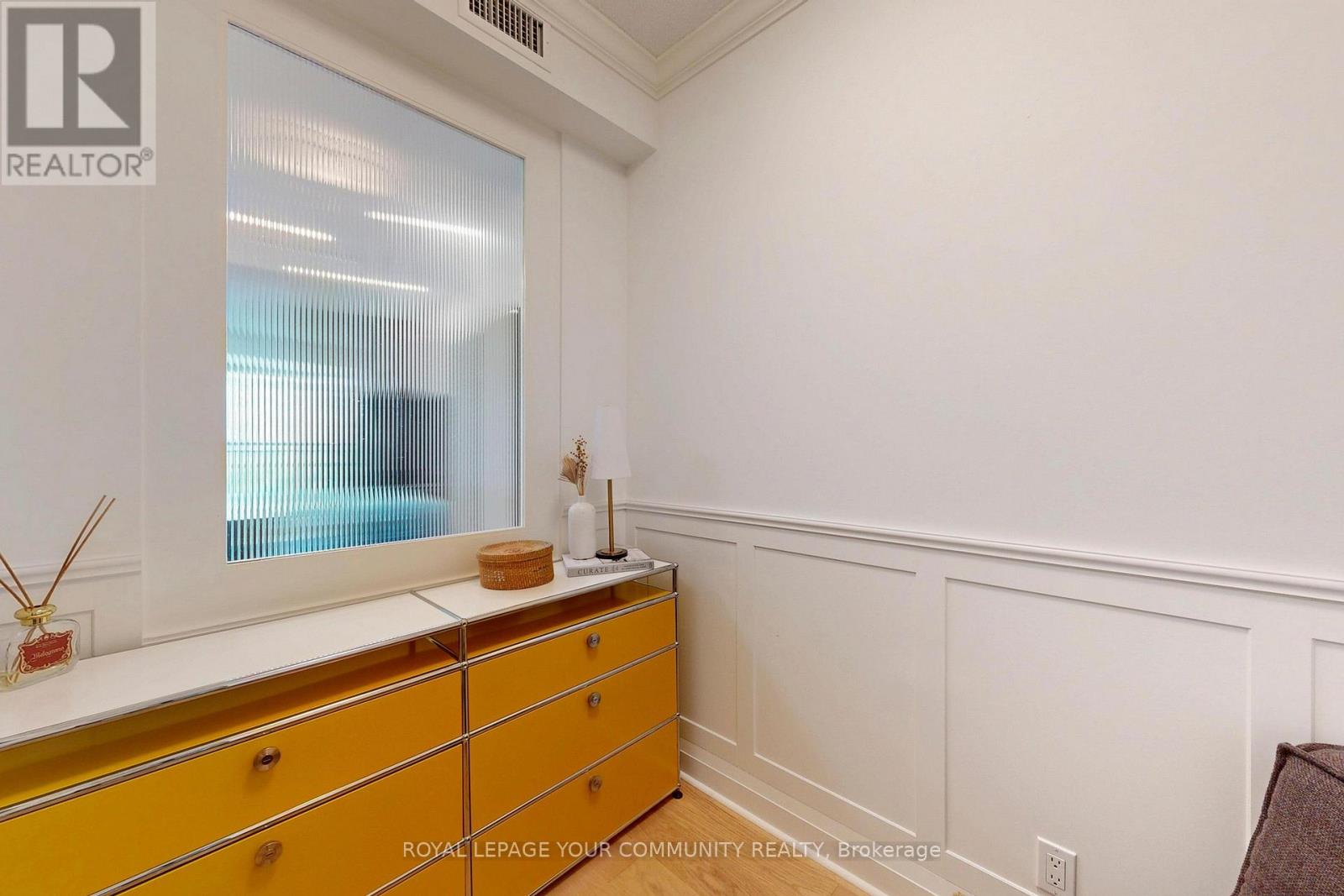 Photo 31 of 905 20 Scrivener Square, Toronto ON