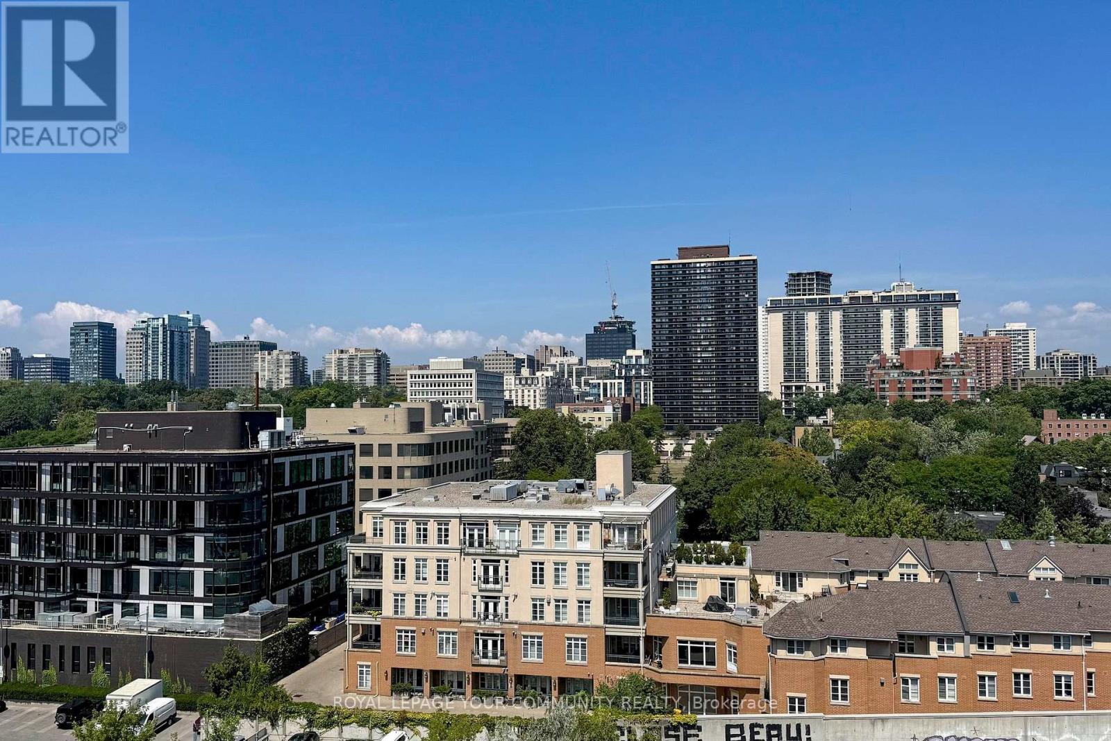 Photo 2 of 905 20 Scrivener Square, Toronto ON