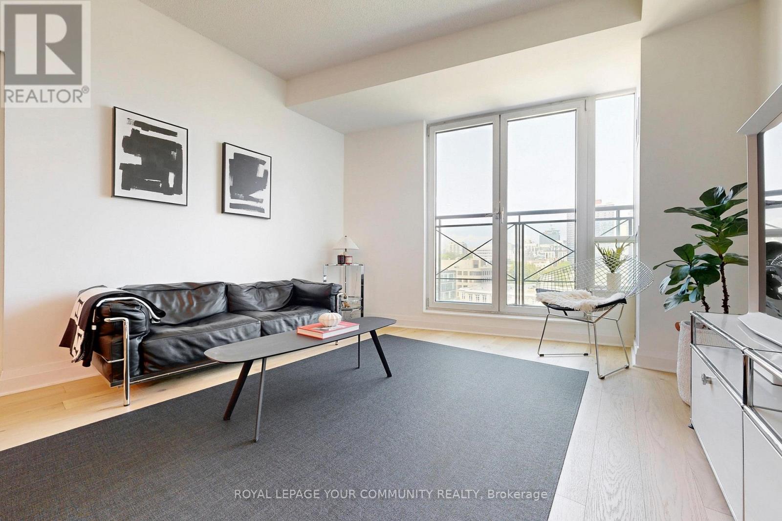 Photo 15 of 905 20 Scrivener Square, Toronto ON