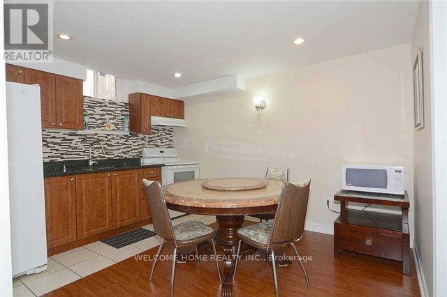 Photo 3 of 162 Hollywood Hill Circle, Vaughan ON