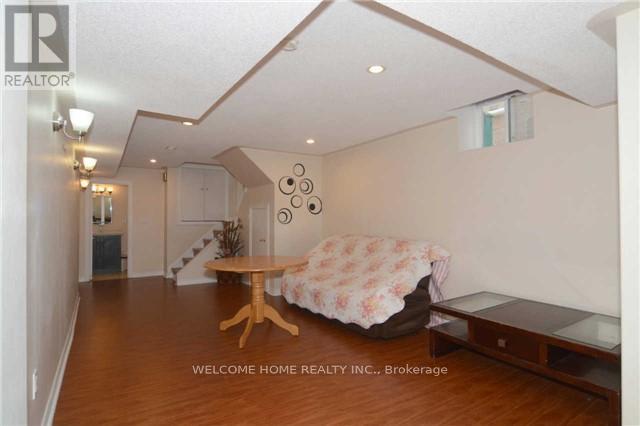 Photo 7 of 162 Hollywood Hill Circle, Vaughan ON