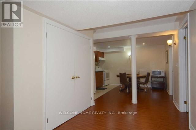 Photo 8 of 162 Hollywood Hill Circle, Vaughan ON