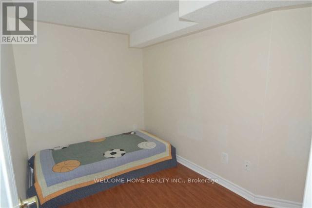 Photo 9 of 162 Hollywood Hill Circle, Vaughan ON