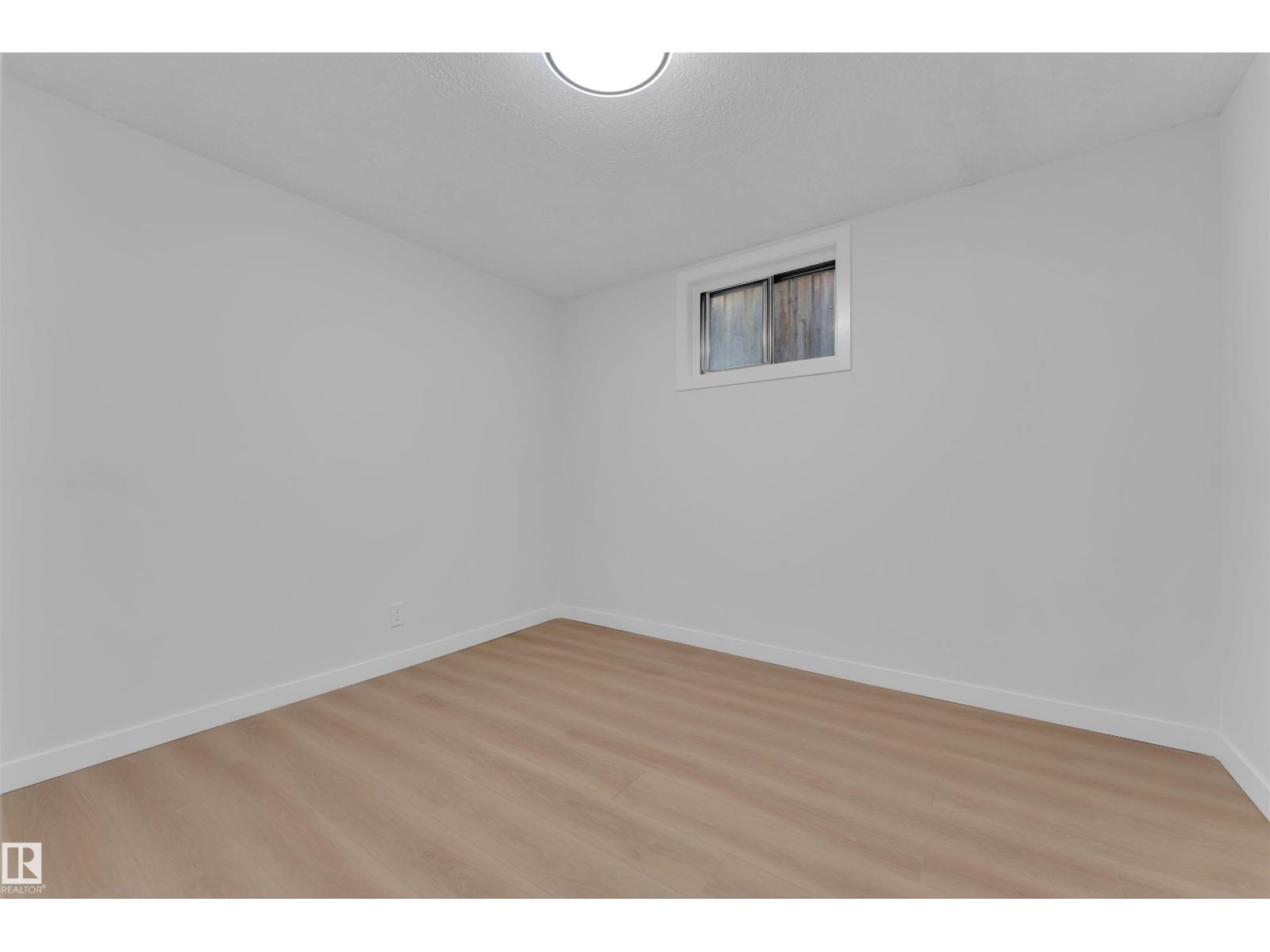 Photo 35 of 15965 110 B Av Nw, Edmonton AB