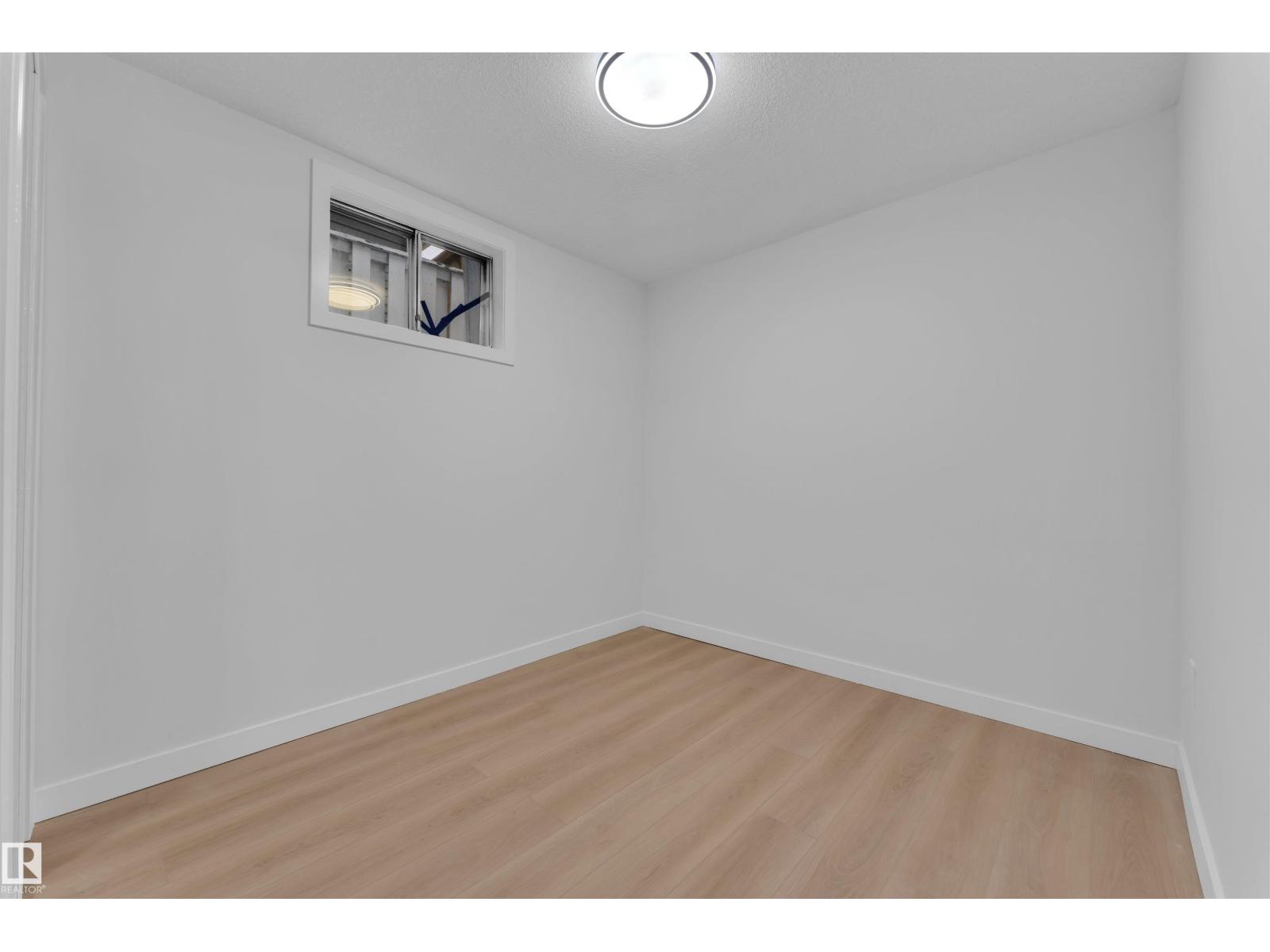 Photo 8 of 15965 110 B Av Nw, Edmonton AB