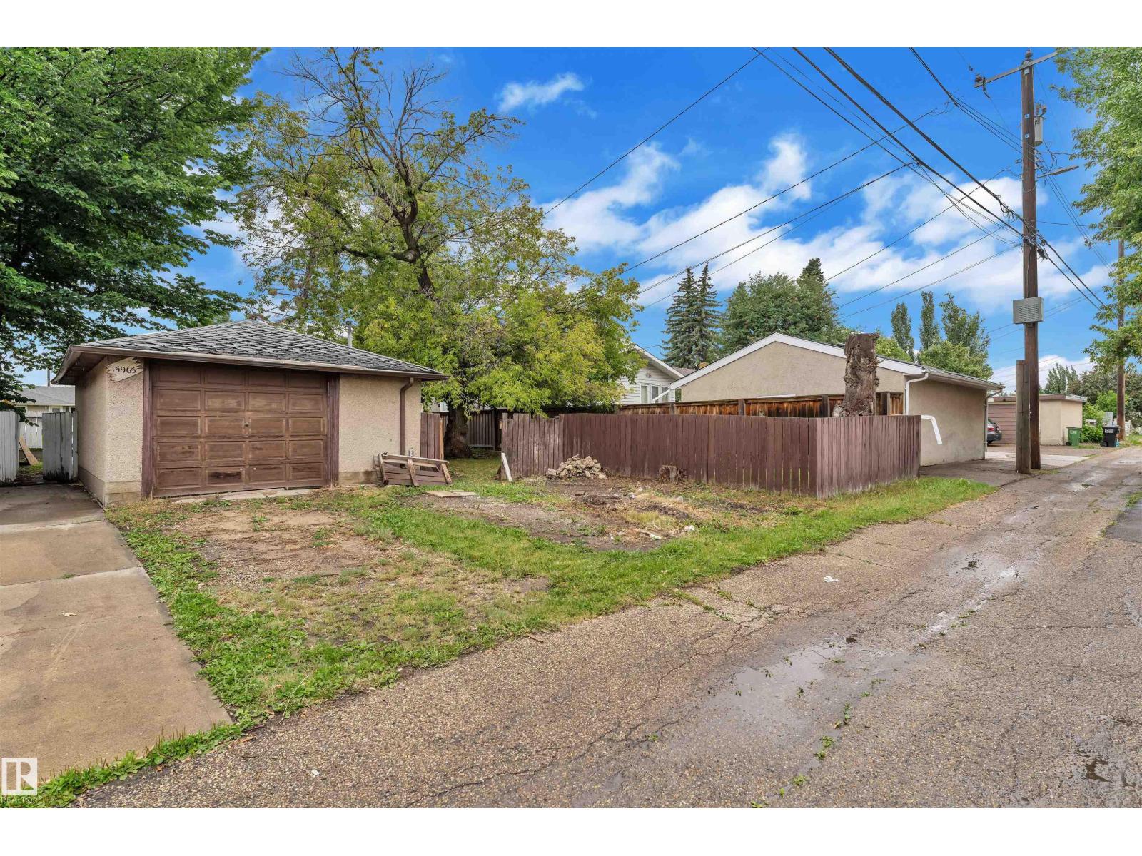 Photo 39 of 15965 110 B Av Nw, Edmonton AB