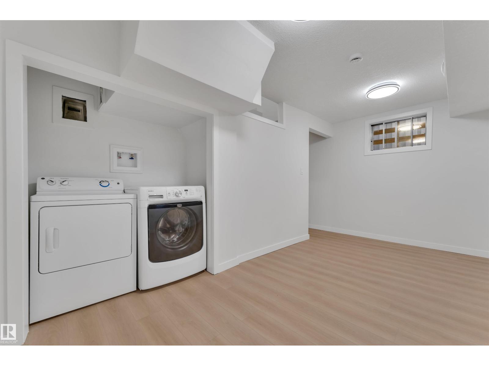 Photo 11 of 15965 110 B Av Nw, Edmonton AB