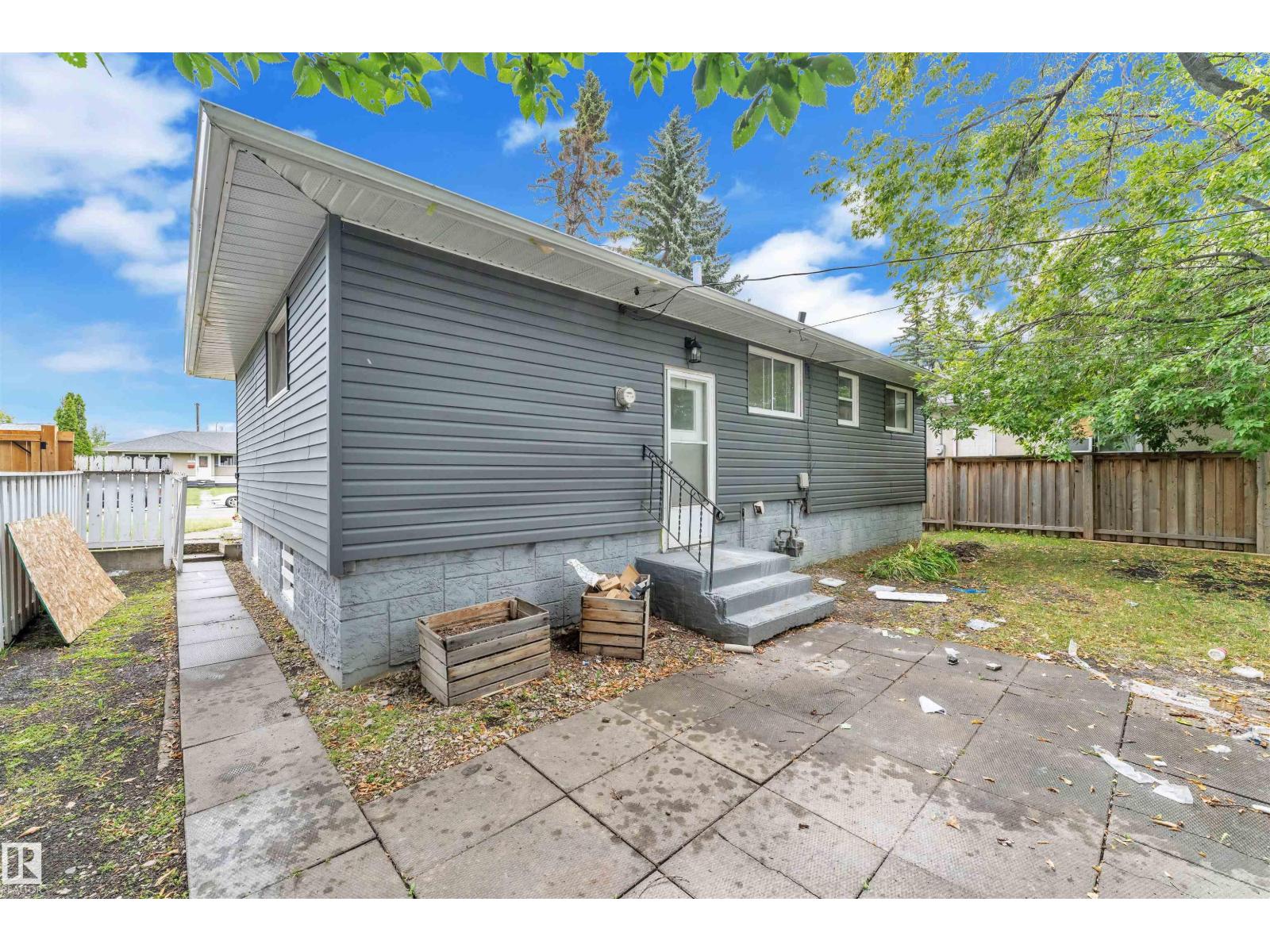 Photo 38 of 15965 110 B Av Nw, Edmonton AB