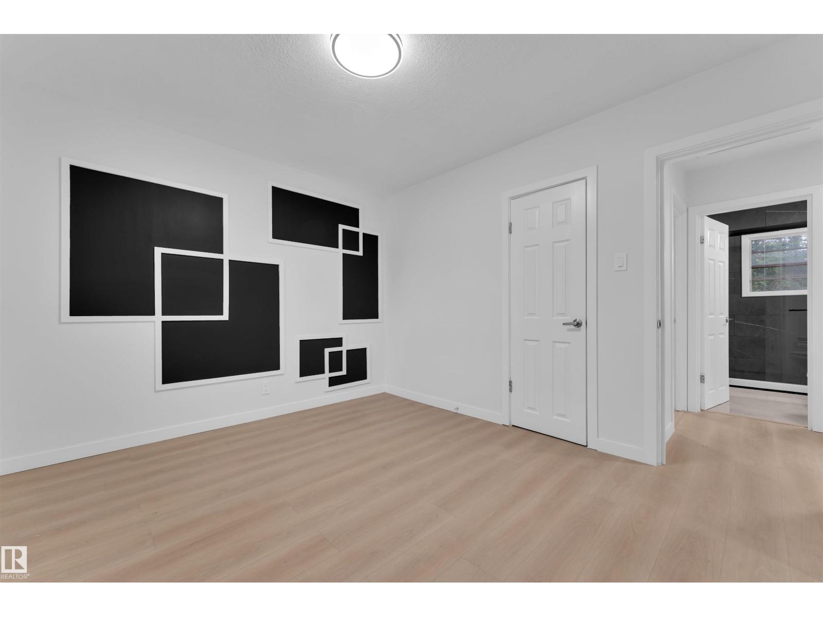 Photo 6 of 15965 110 B Av Nw, Edmonton AB
