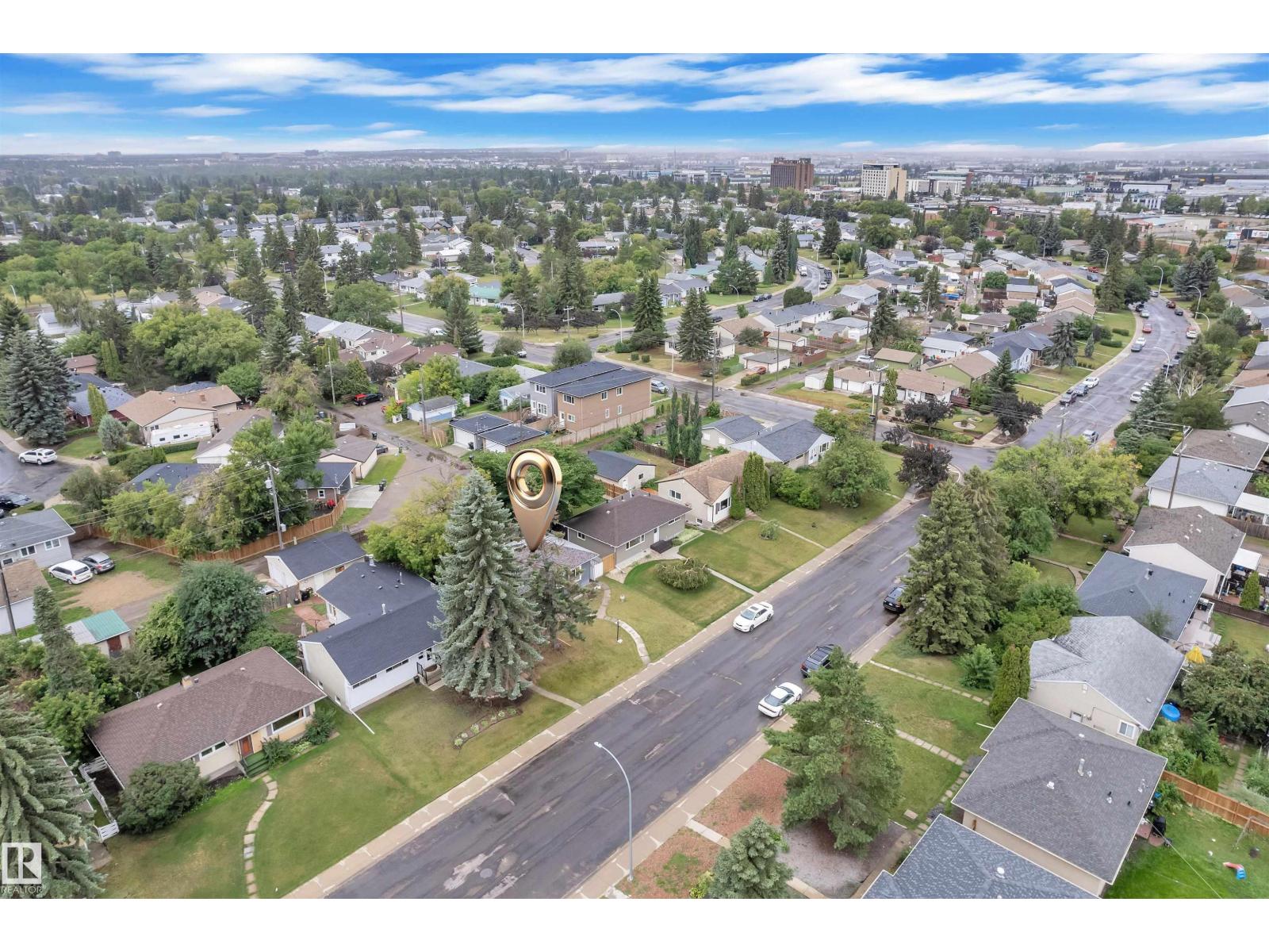 Photo 34 of 15965 110 B Av Nw, Edmonton AB