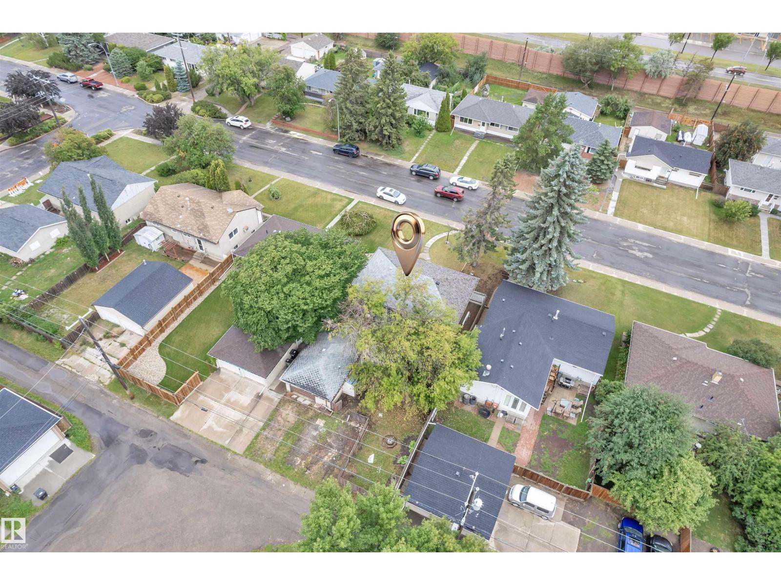 Photo 30 of 15965 110 B Av Nw, Edmonton AB