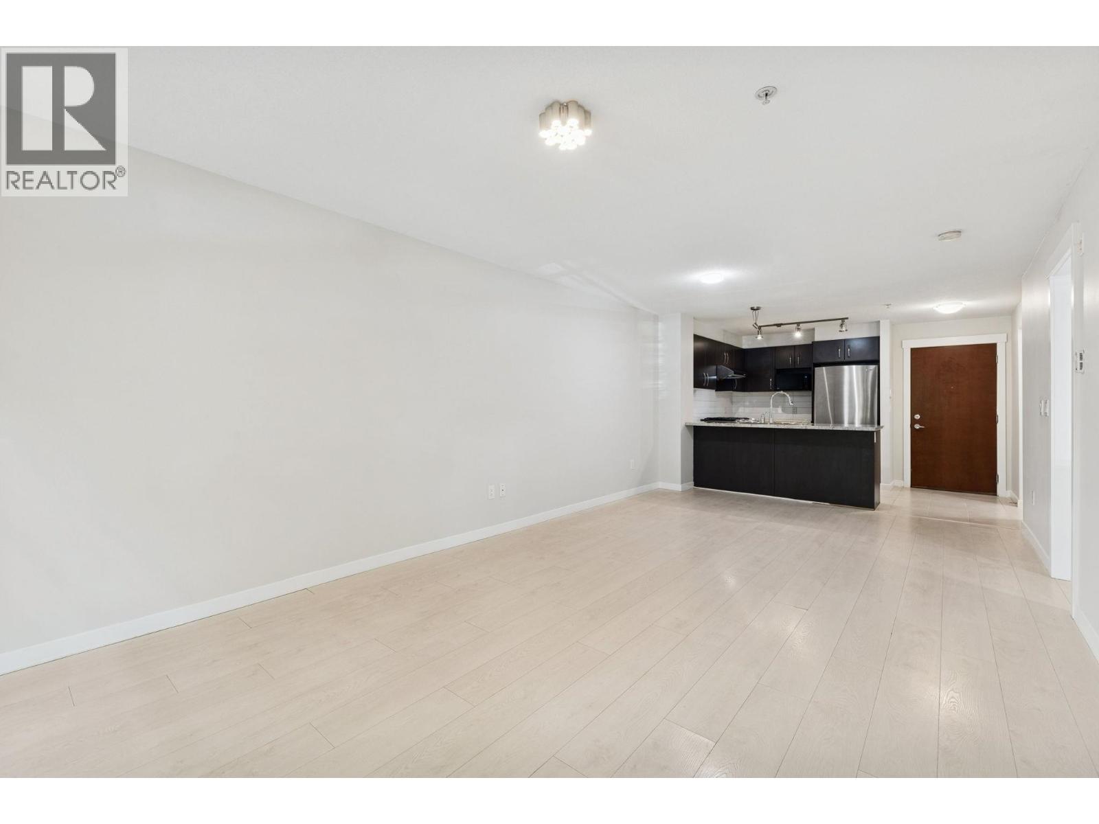 Photo 12 of 101 9288 Odlin Road, Richmond BC