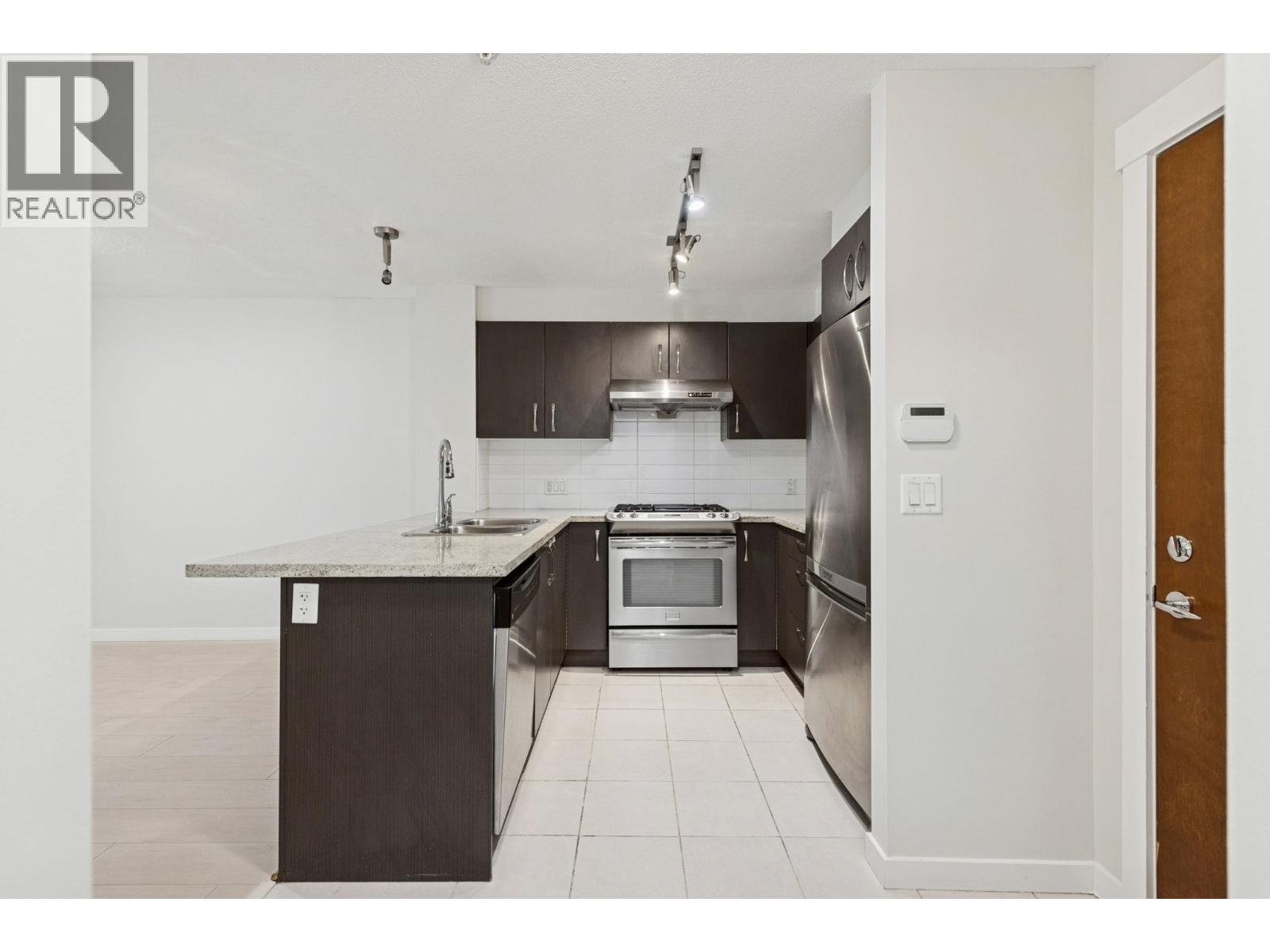 Photo 7 of 101 9288 Odlin Road, Richmond BC