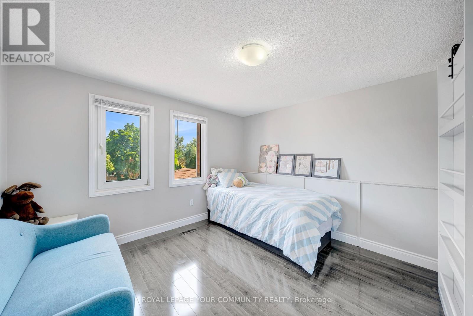 Photo 19 of 73 Peelton Heights Road, Brampton ON