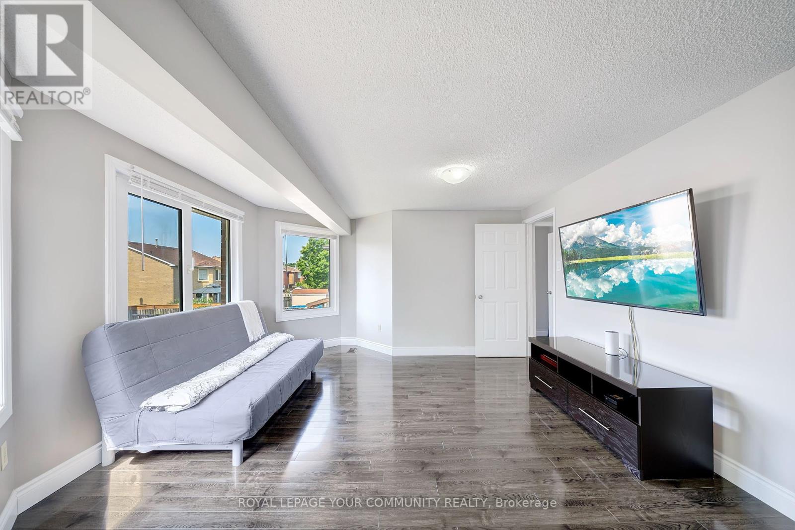 Photo 24 of 73 Peelton Heights Road, Brampton ON