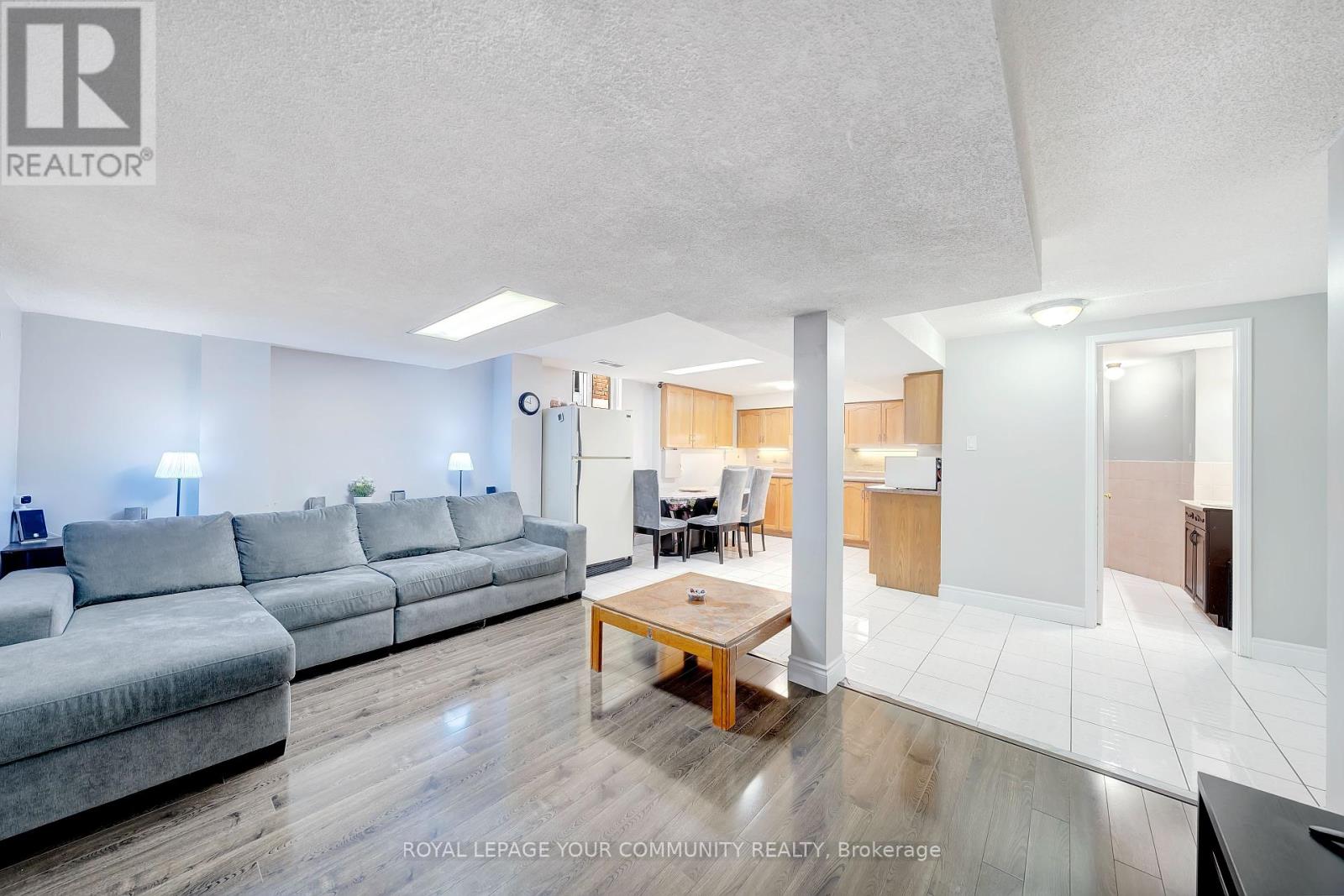 Photo 35 of 73 Peelton Heights Road, Brampton ON