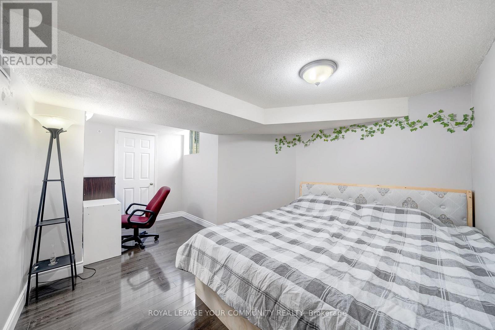 Photo 36 of 73 Peelton Heights Road, Brampton ON