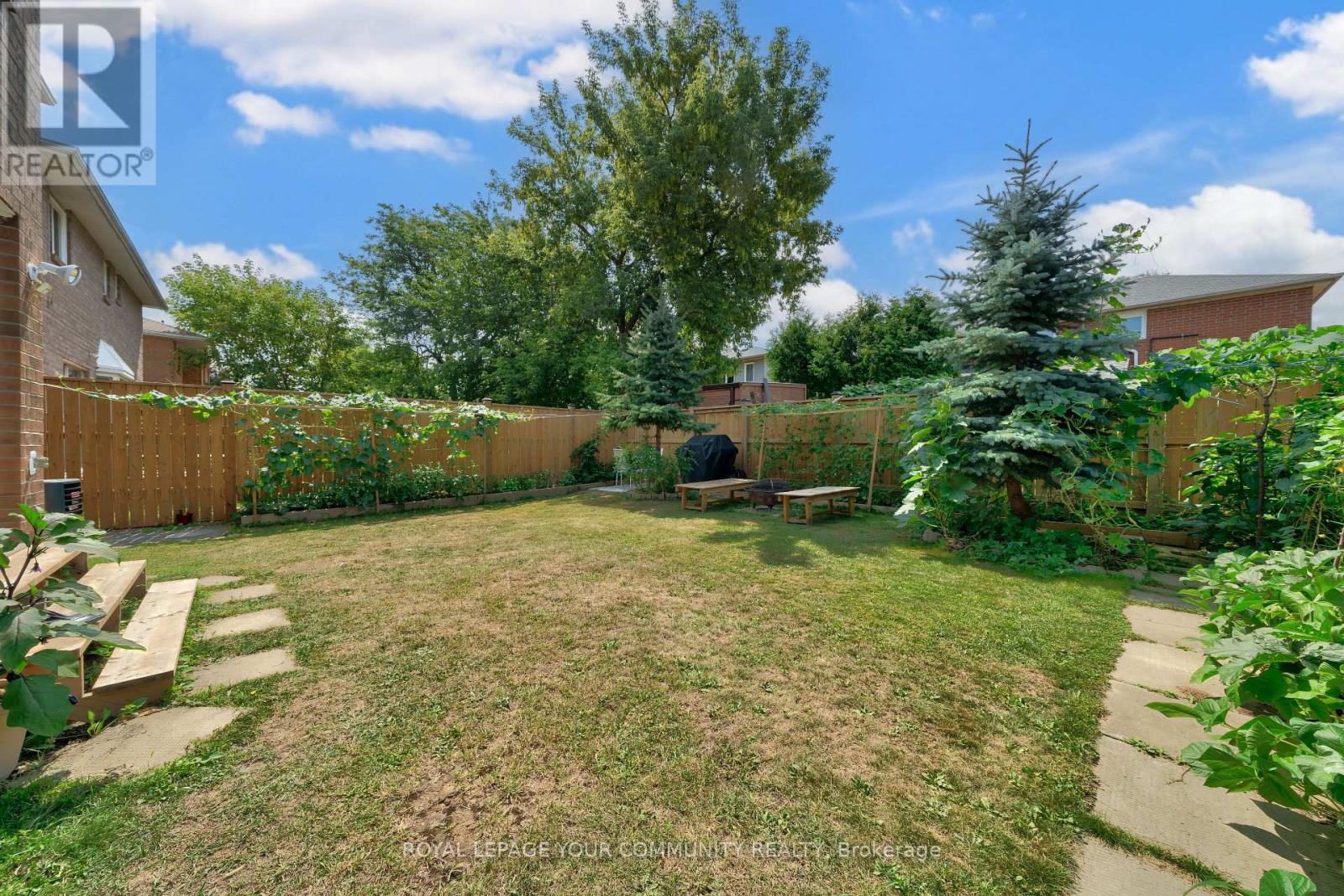 Photo 38 of 73 Peelton Heights Road, Brampton ON
