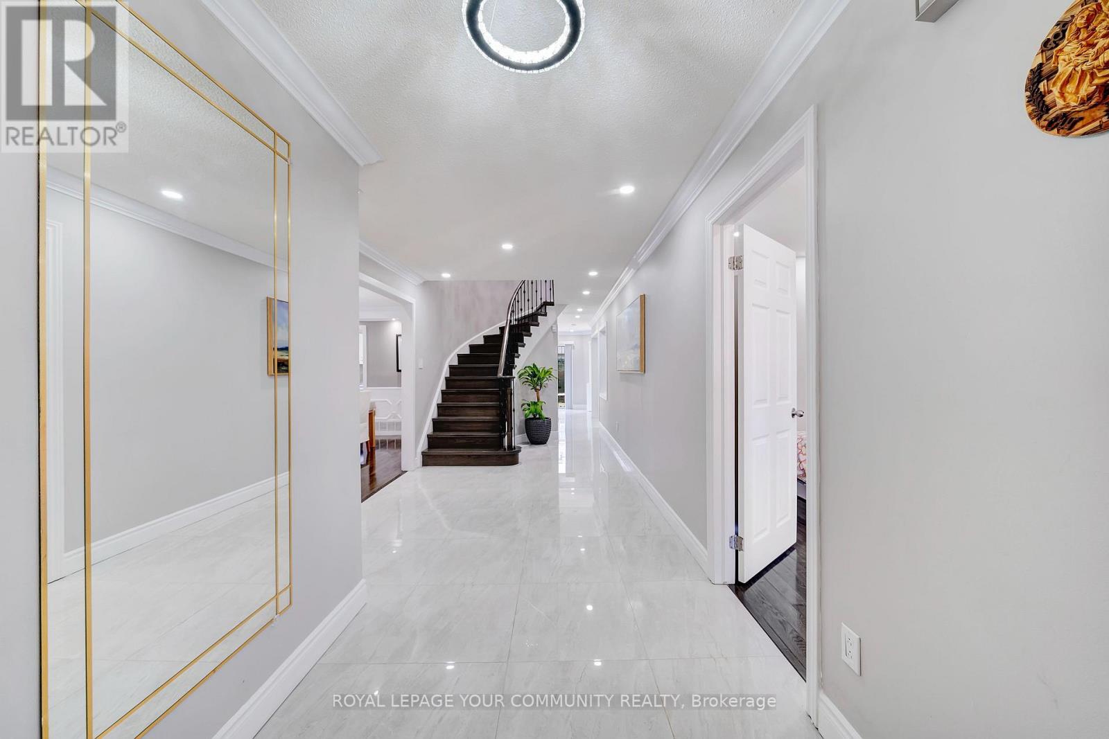 Photo 4 of 73 Peelton Heights Road, Brampton ON