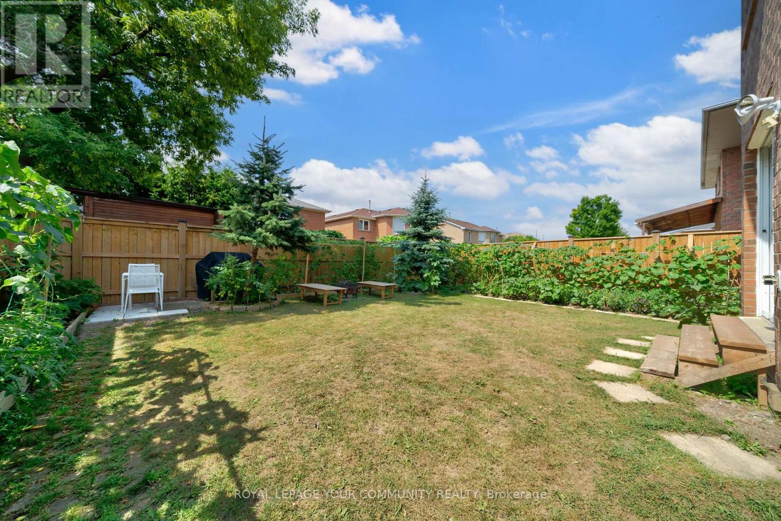 Photo 41 of 73 Peelton Heights Road, Brampton ON