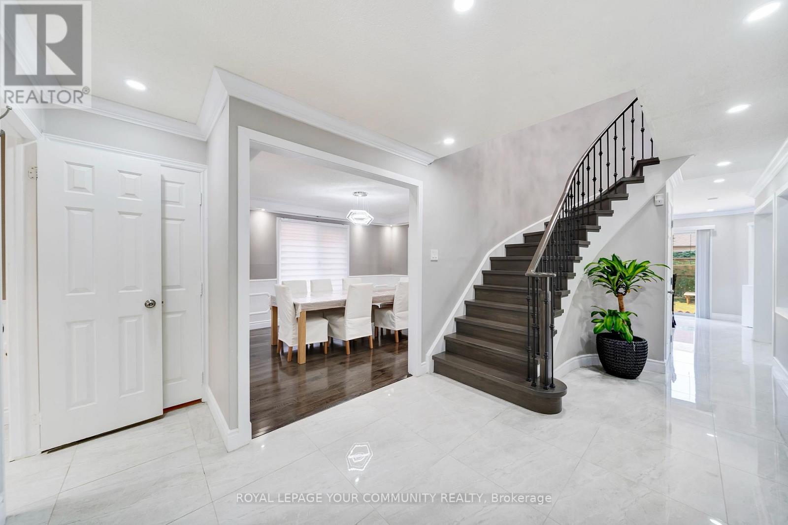 Photo 5 of 73 Peelton Heights Road, Brampton ON
