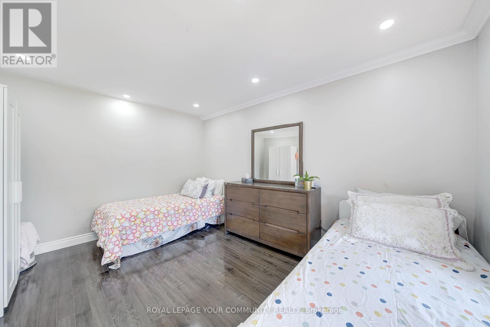 Photo 6 of 73 Peelton Heights Road, Brampton ON