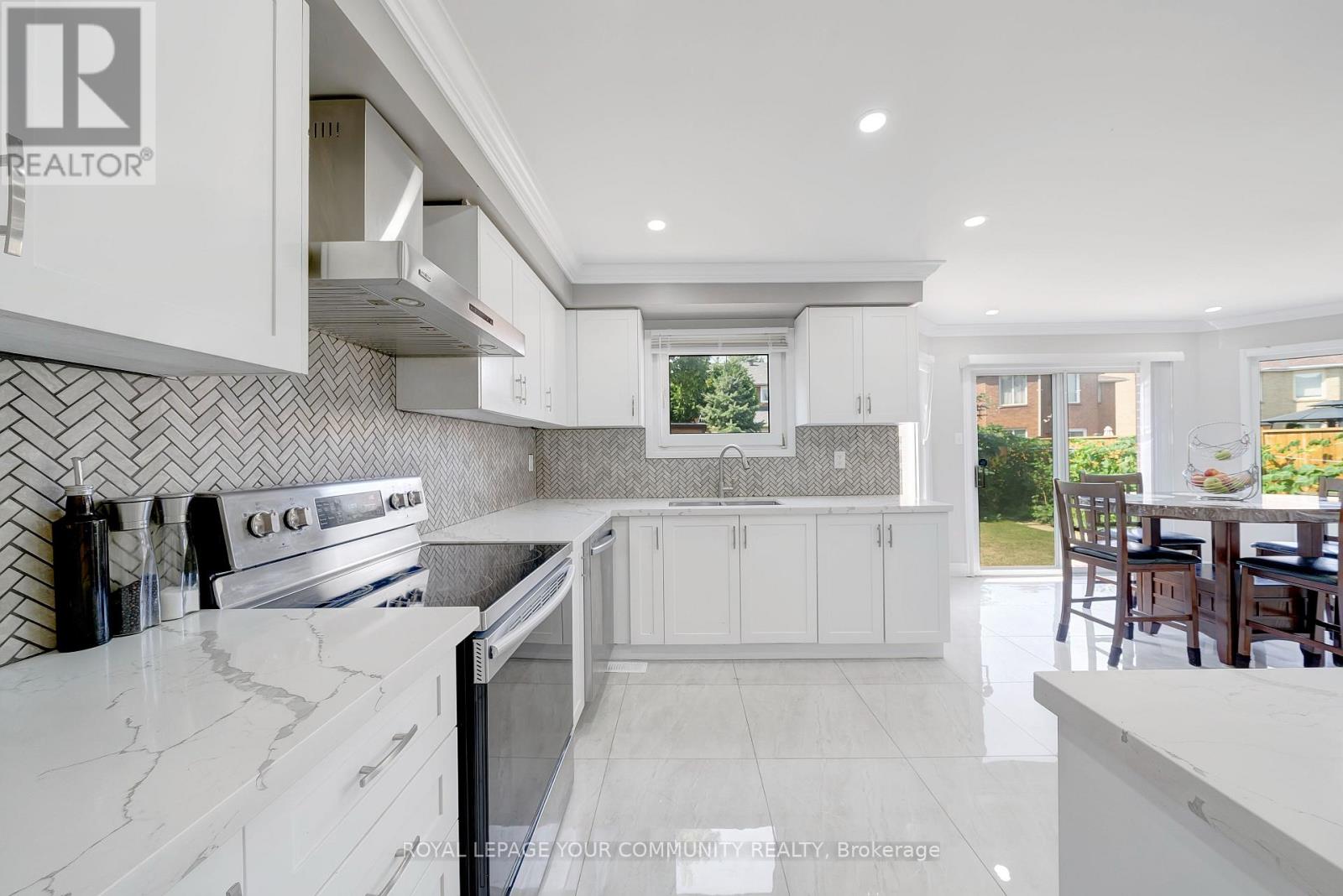 Photo 9 of 73 Peelton Heights Road, Brampton ON