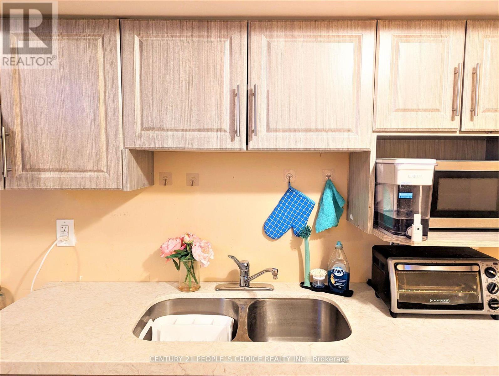 Photo 10 of Bsmt 485 Greenpark Crescent, Mississauga ON
