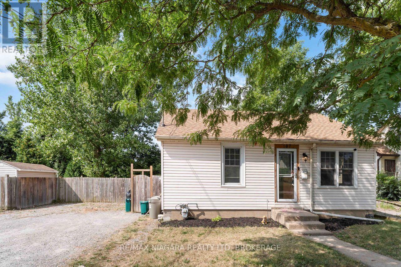 Photo 1 of 107 Oakdale Avenue, St Catharines ON