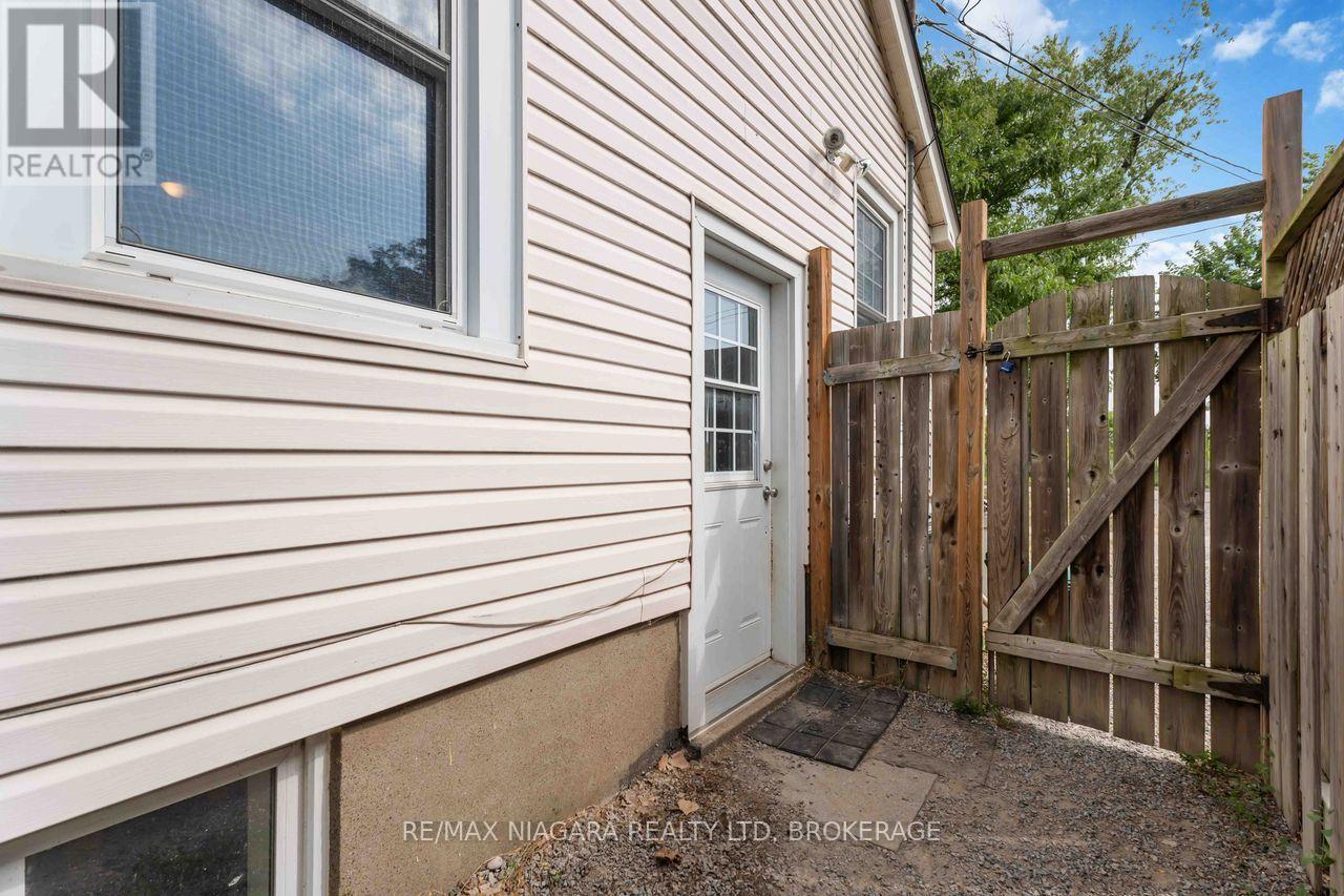 Photo 10 of 107 Oakdale Avenue, St Catharines ON