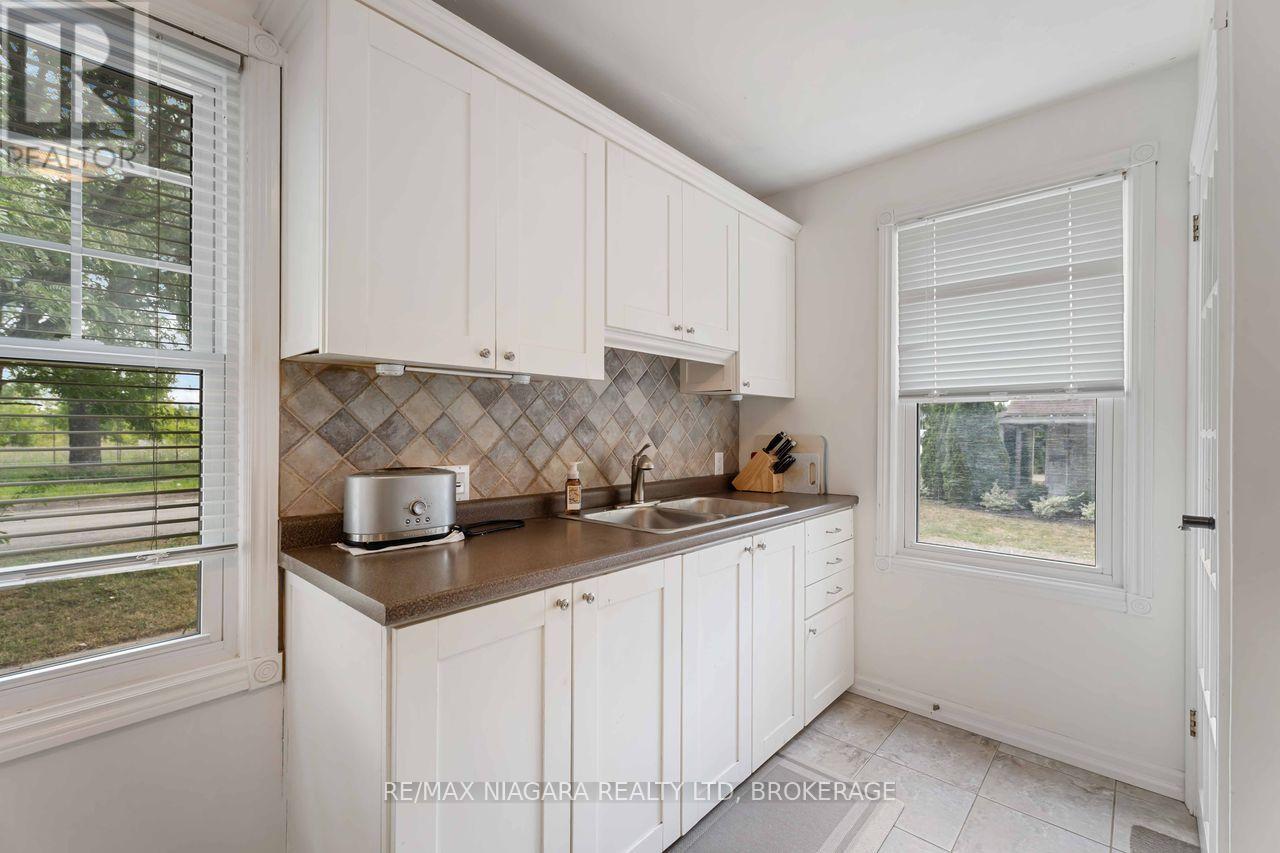 Photo 15 of 107 Oakdale Avenue, St Catharines ON