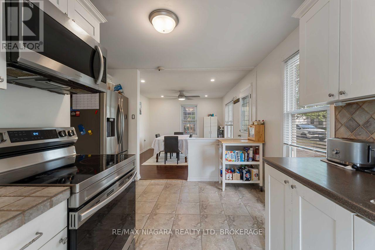 Photo 16 of 107 Oakdale Avenue, St Catharines ON
