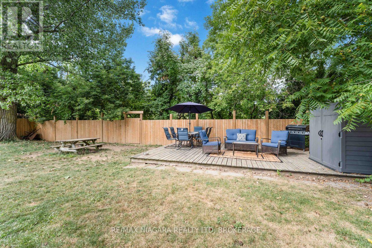 Photo 5 of 107 Oakdale Avenue, St Catharines ON