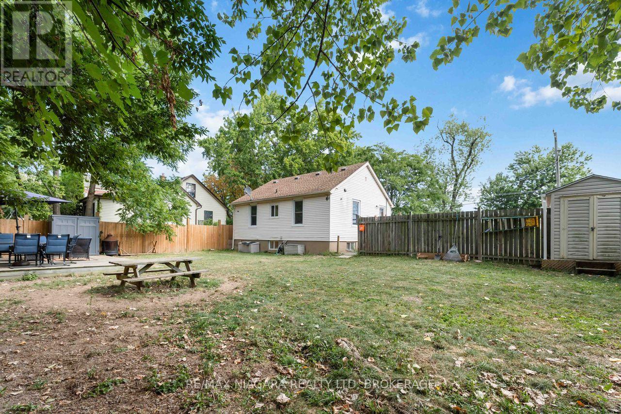 Photo 6 of 107 Oakdale Avenue, St Catharines ON