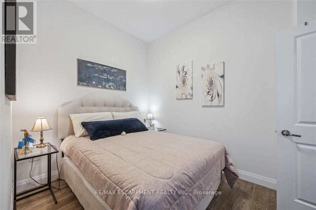 Single Family House for Sale in    REDFERN AVENUE Hamilton (Mountview) 